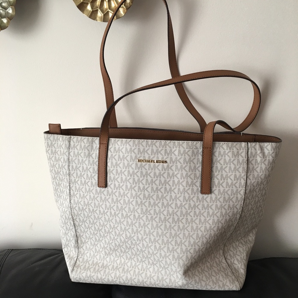 💲1️⃣7️⃣9️⃣⭐️NWT‼️Michael Michael Kors Tote‼️⭐️